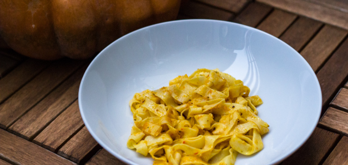 Kürbis-Pesto auf selbst gemachter Pasta