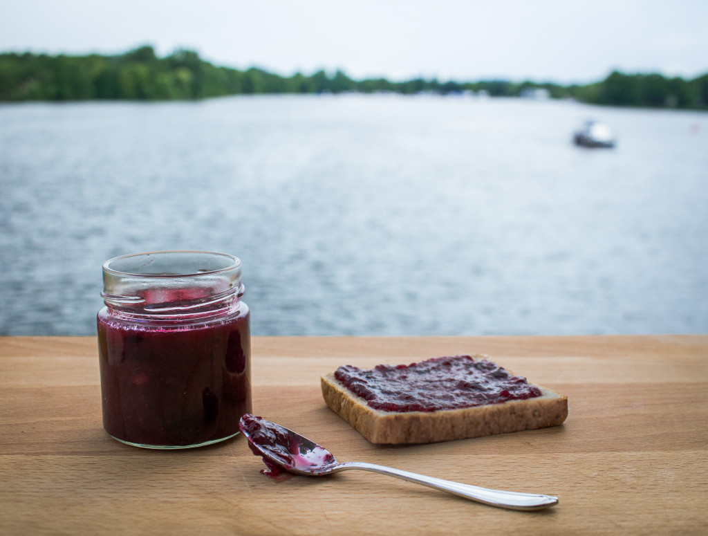 Marmelade auf Toast
