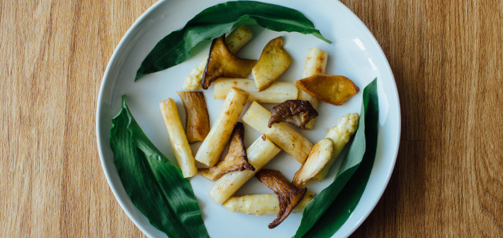 Spargel, Bärlauch und Kräuterseitlinge
